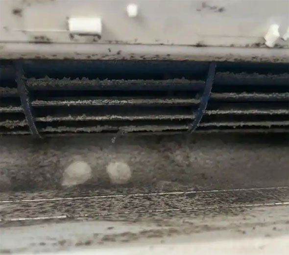 北塔空调吹的风有股烧焦味是怎么回事